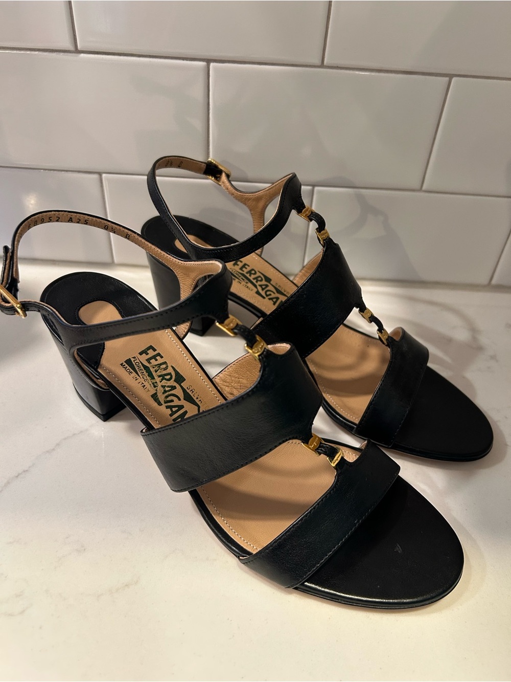 Ferragamo shoes EUC